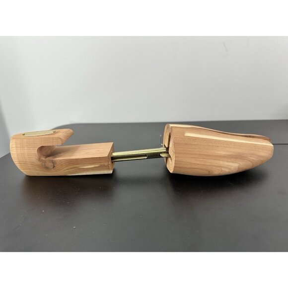 Saks Fifth Avenue 3 Paire Of Cedar Shoe Trees Size M,L, & XL (TS3) - Picture 4 of 6